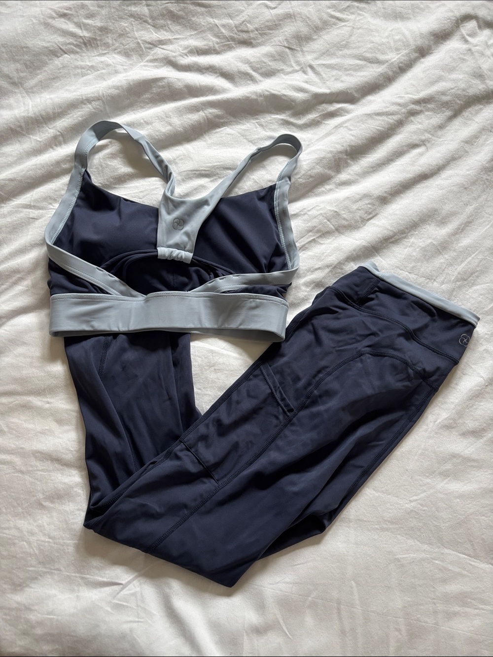 Berlook Navy Sports Bra with Light Gray Trim - Women's High-Support Active Bra